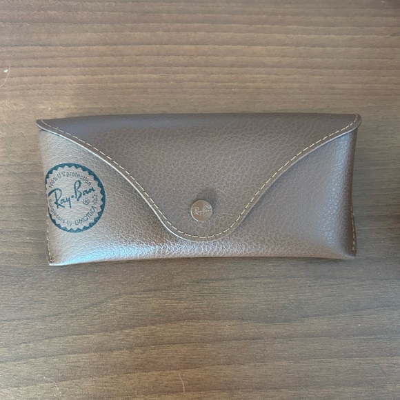 Ray-Ban Classic Tortoise Sunglasses - Picture 3 of 3